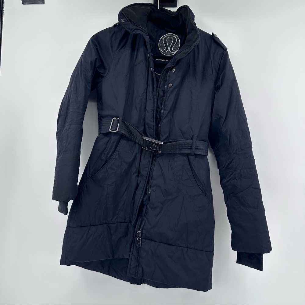 Lululemon Pinnacle jacket 4 broken zipper no hood‎